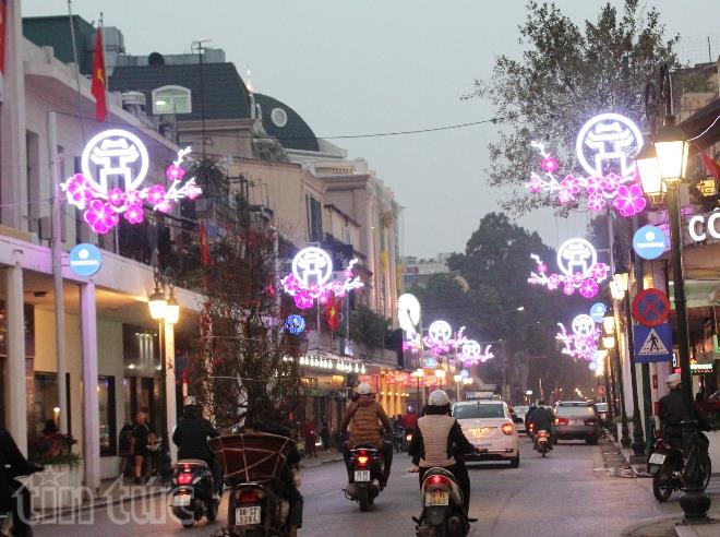 Trang trí phố phường Hà Nội theo từng điểm nhấn ảnh 6